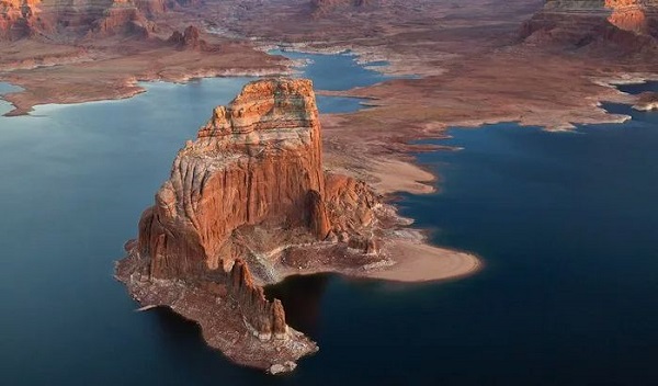 10 самых красивых озер Северной Америки