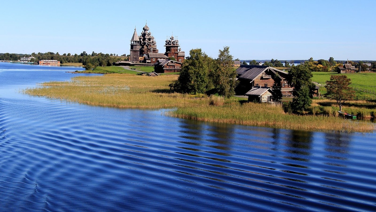 10 популярных туристических мест России (Карелия)